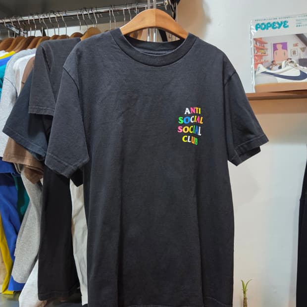 Anti Social Social Club (ASSC) 레인보우 로고 티