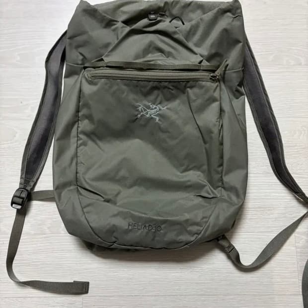 아크테릭스 헬리아드10 올리브