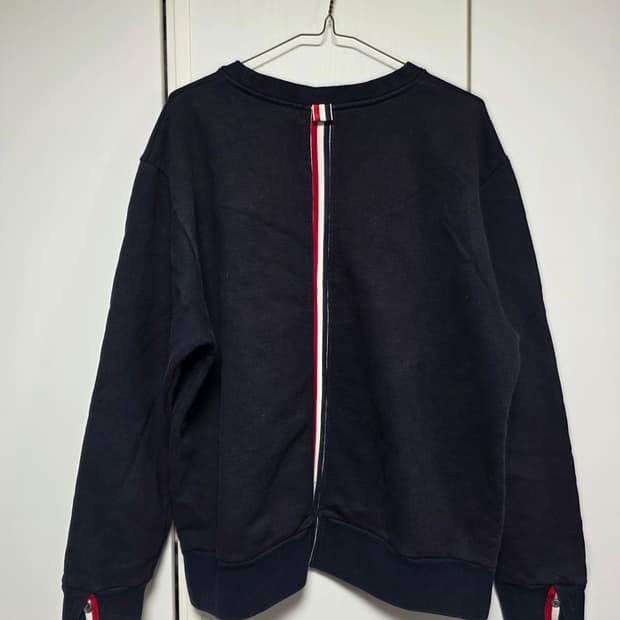 톰브라운 네이비 백삼선 맨투맨 5사이즈(XL)