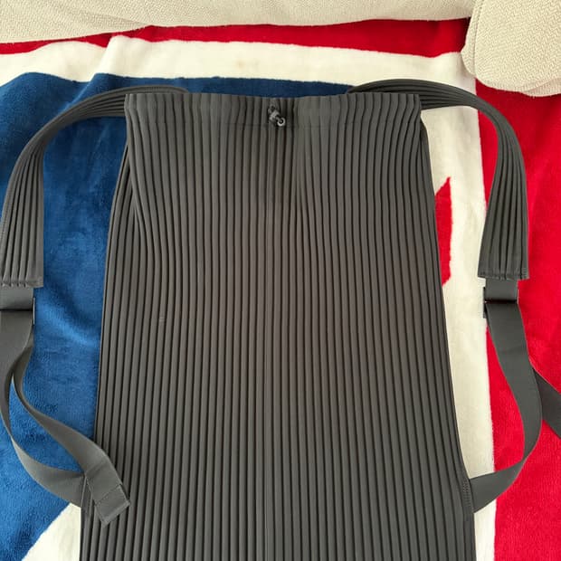 옴므플리세 먼슬리 한정 백팩