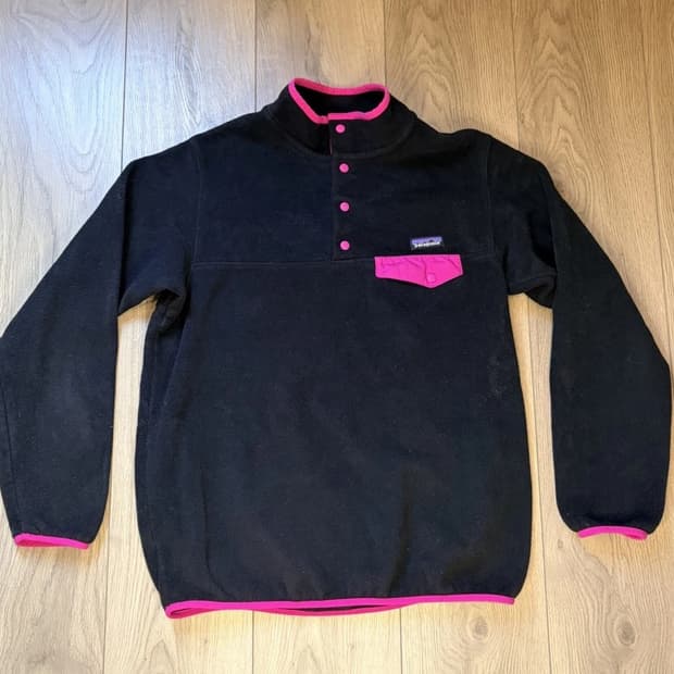 14FW 파타고니아 신칠라 스냅-T 블랙/핑크