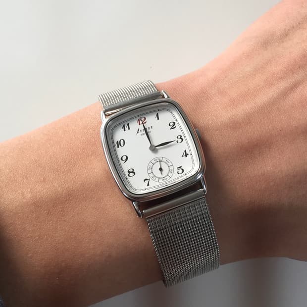 80s seiko avenue square arbic index