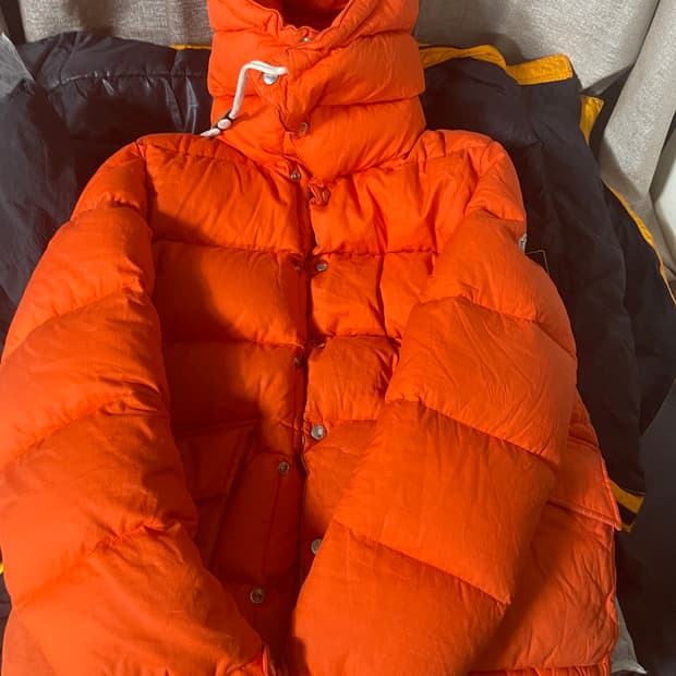 몽클레어 오렌지 패딩