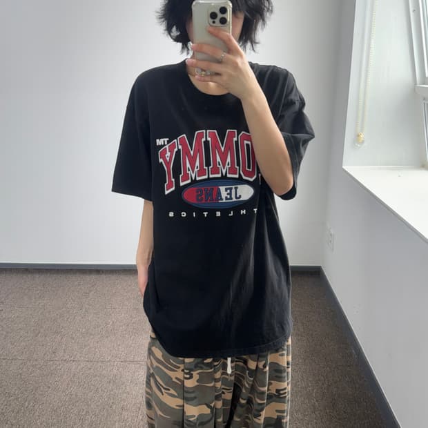 Tommy Hilfiger 타미힐피거 로고 프린팅 블랙 반팔티 