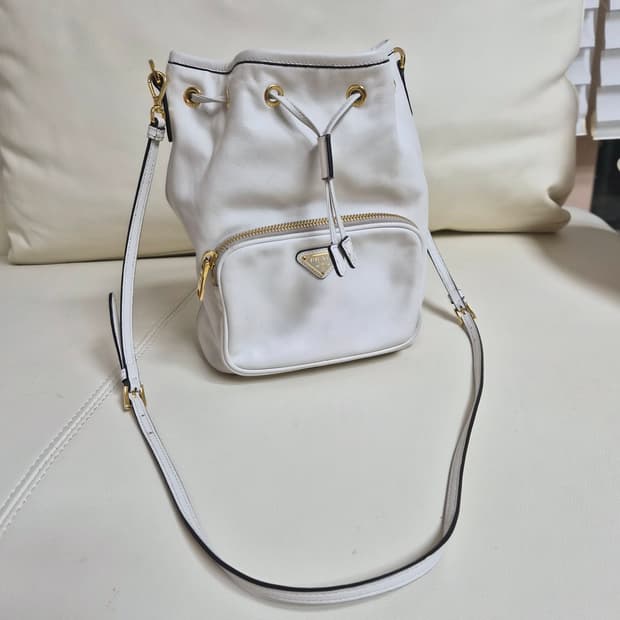 프라다정품 버킷백 