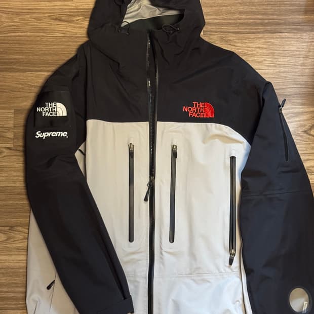 슈프림 x 노스페이스 테드 심 쉘 자켓 그레이 - 22FW