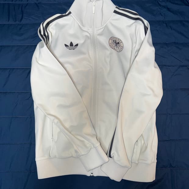 아디다스 베켄바우어 화이트 트랙탑 L (저지)