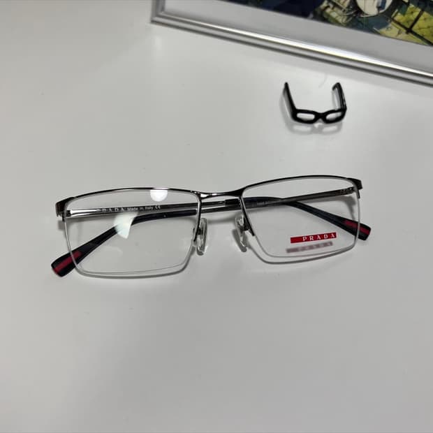 프라다 긱시크 무테안경