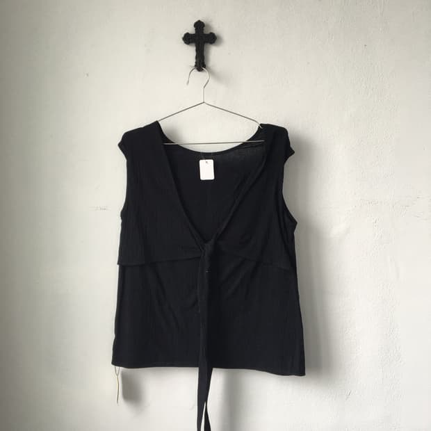 tied blouse sleeveless