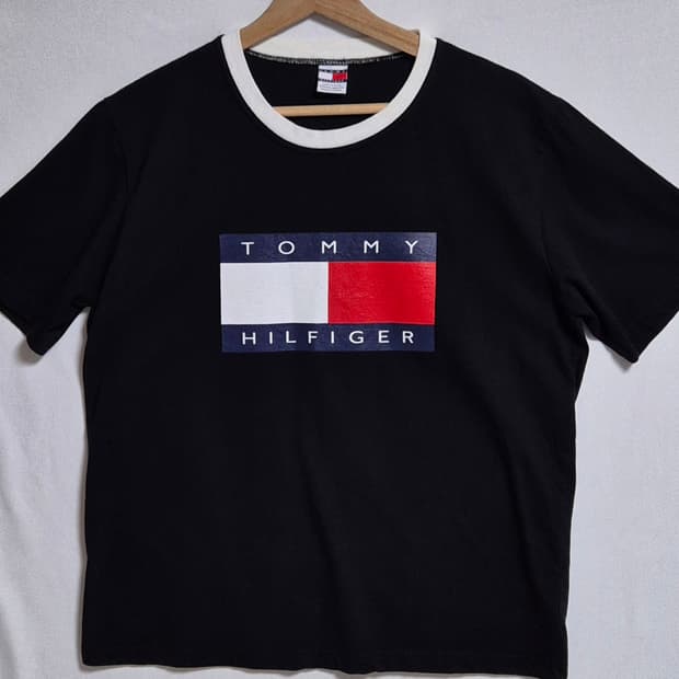 M (95) 타미힐피거 블랙 빅로고 반팔티
