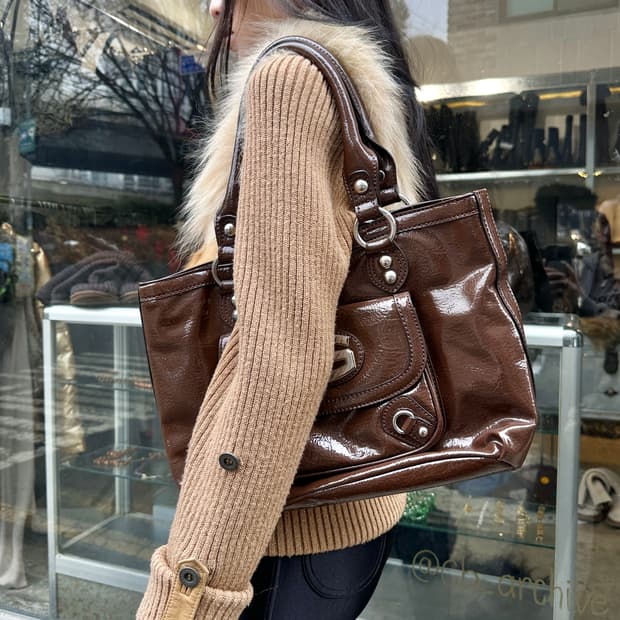 00s 빈티지 게스 브라운 오버사이즈 버클 가방