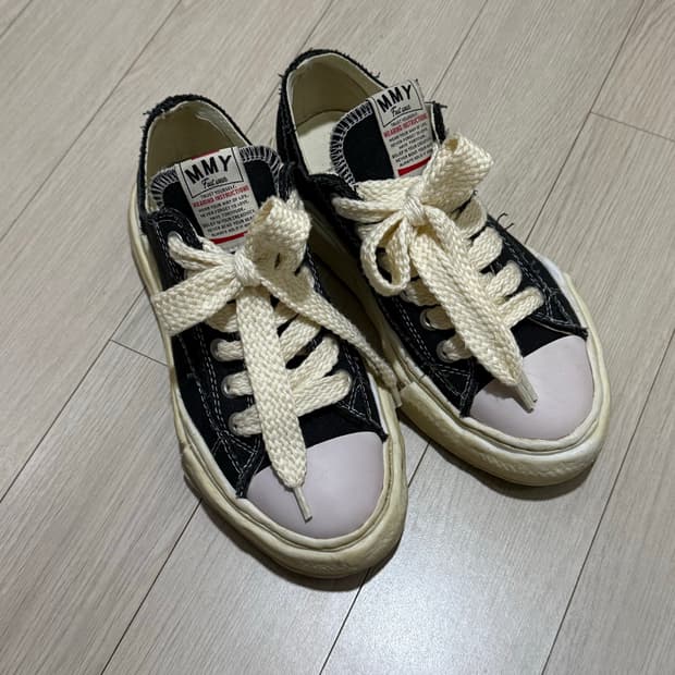 메종 미하라 야스히로 피터슨 OG 솔 오버다이드 캔버스 로우탑 스니커즈 