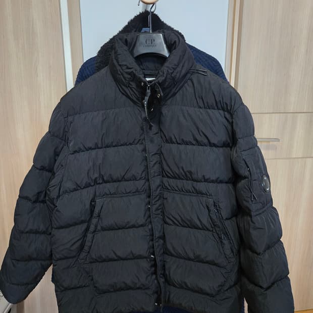 25fw cp company 크롬r 렌즈와펜 다운패딩 블랙 새상품급
