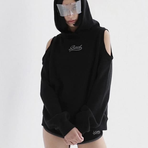 배드블러드 비욘드 소프트 컷아웃 후드 - 블랙