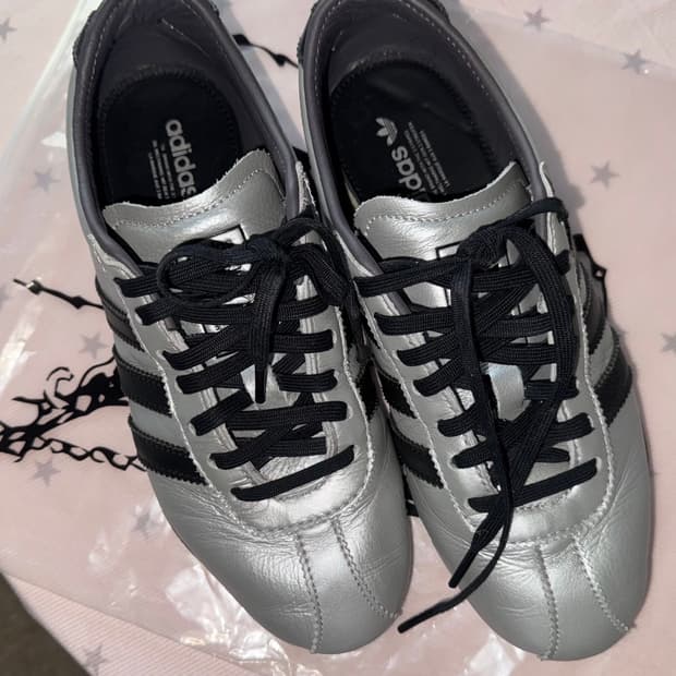 (w)아디다스 도쿄 실버 메탈릭 코어 블랙 235 판매합니다