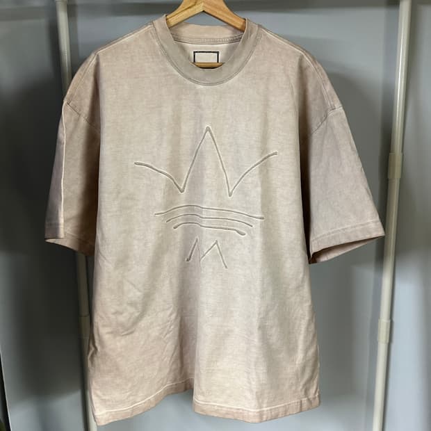 아디다스 Abstract 반팔 티셔츠