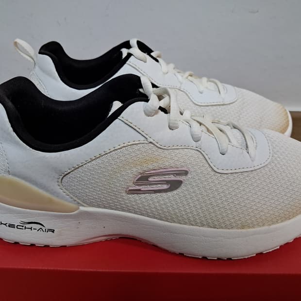 스케쳐스 스니커즈 235