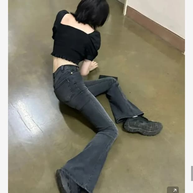 낫유어로즈 퍼프 크롭 블라우스