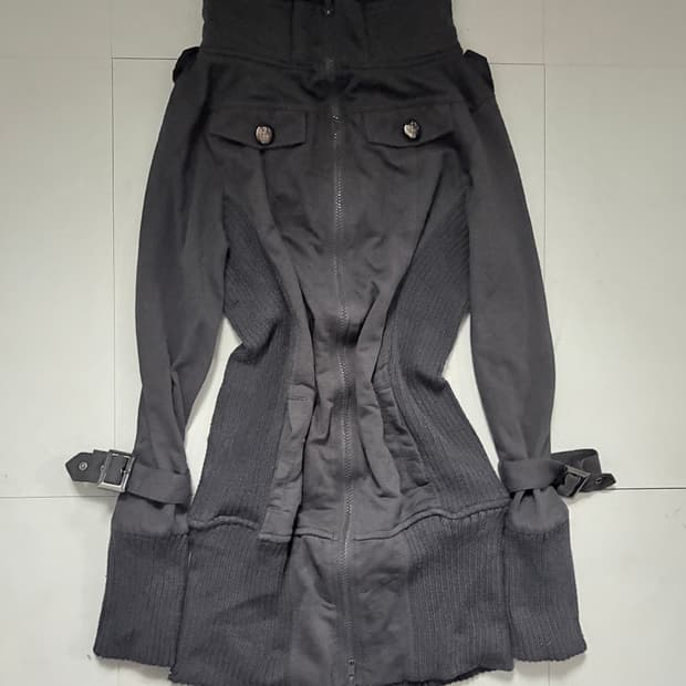 • charcoal gray pocket two-way zipup