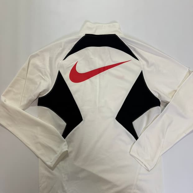 나이키 드라이핏 미드 레이어 사커 탑 화이트 블랙(M사이즈)