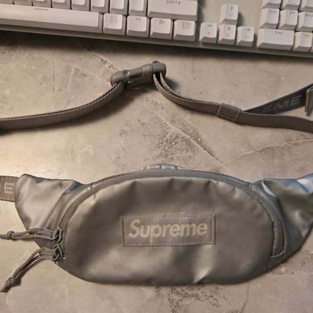 22FW 슈프림 실버 스몰 웨이스트백