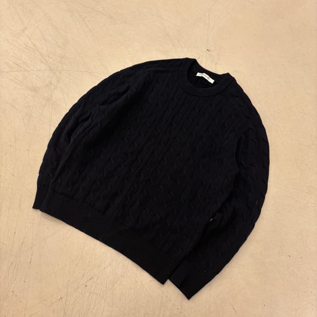 인템포무드 케이블 니트