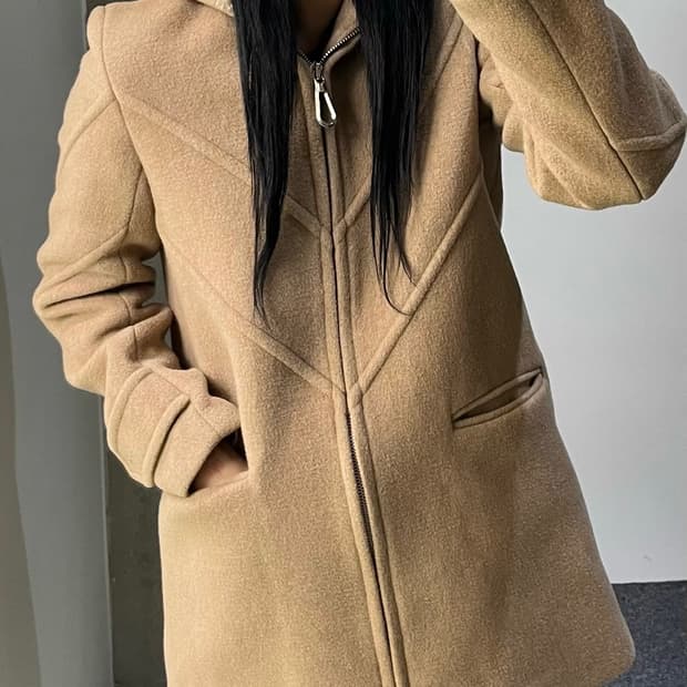 산드로 울 후디드 집 코트