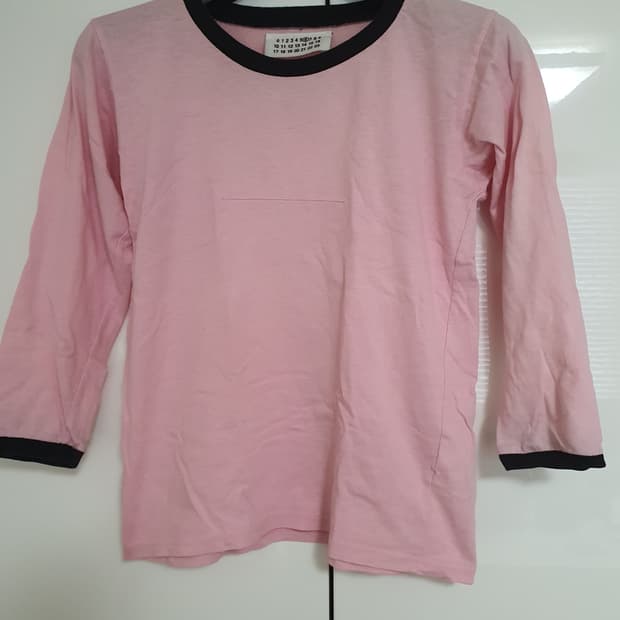 메종 마르지엘라 핑크 링거티셔츠