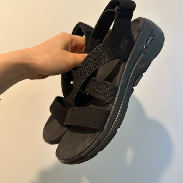 스케쳐스 여성 샌들