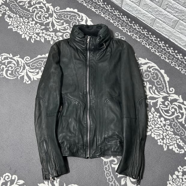 솔리드 옴므 보노 하이넥 레더 자켓