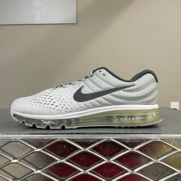 나이키 에어맥스 2017 퓨어 플레티넘 290