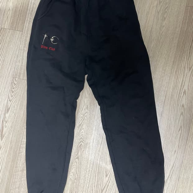 떠그클럽 스웻팬츠 판매합니다.