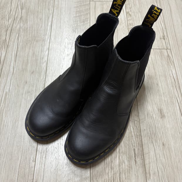 닥터마틴 2976 블랙 280