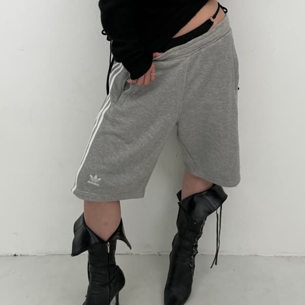 그레이 아디다스 반바지 