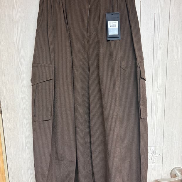 82) 송지오옴므 멀티 플리츠 크롭 와이드 카고 팬츠 SH3PT366BR