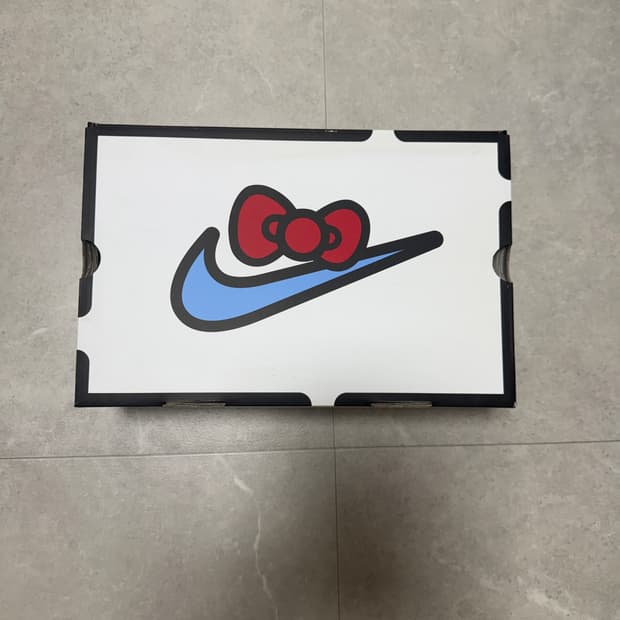 Nike x Hello Kitty Air Presto