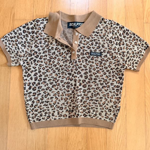 스컬프터 크롭 호피 반팔티