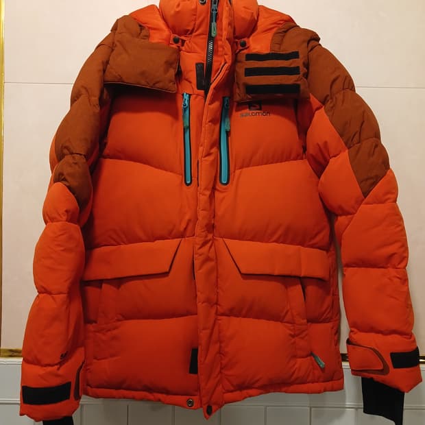 살로몬 정품 남성 패딩 100 사이즈