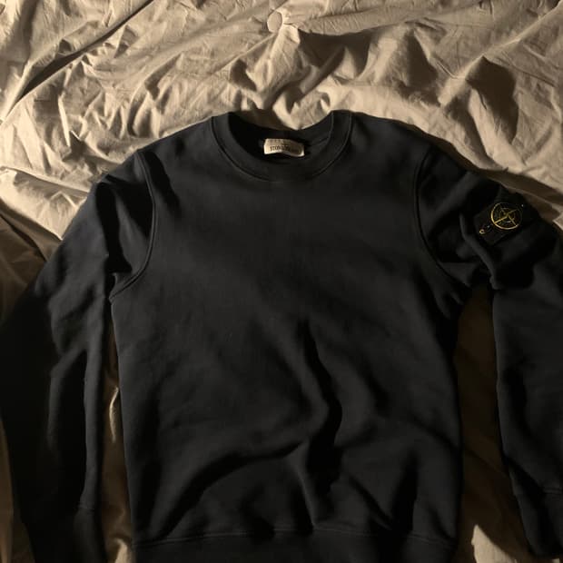 스톤아일랜드 맨투맨 네이비