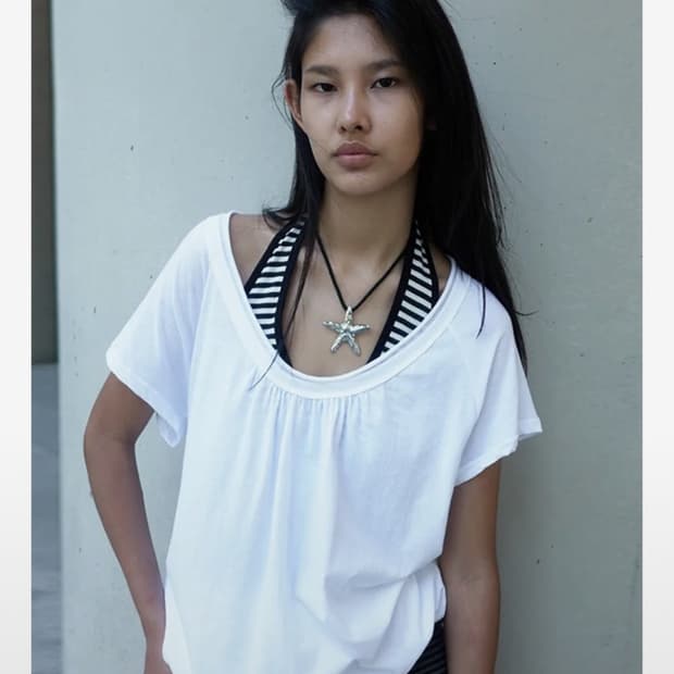 구해요) Cerric round drawstring hem top