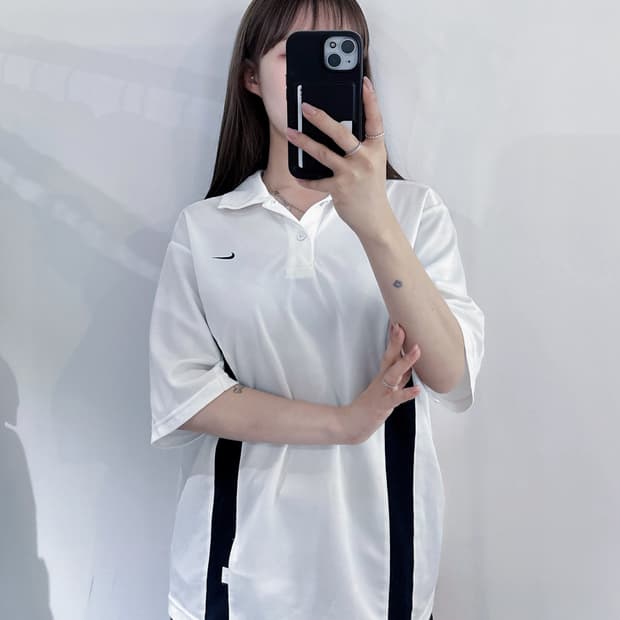 나이키 스우시 반팔 카라티