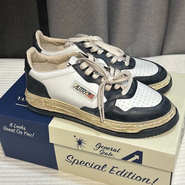 메종 미하라 야스히로x 오트리 스니커즈 43사이즈 새상품 