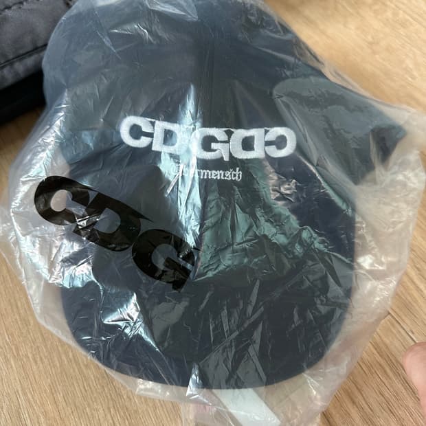 CDG x 지드래곤 위버멘쉬 CDGDC 클래식 캡 블랙
