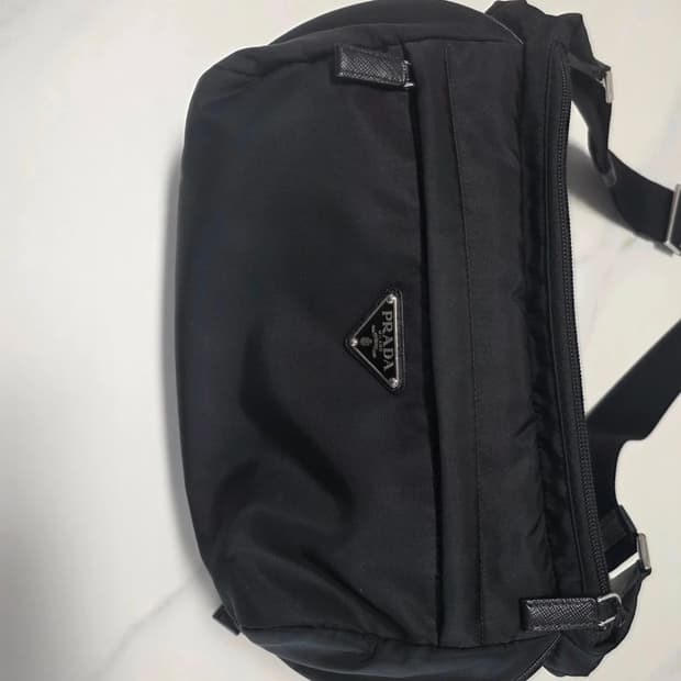 프라다 바이커백 라지