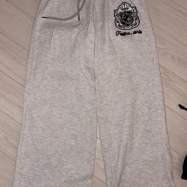 EESSAY 바지 셋업 