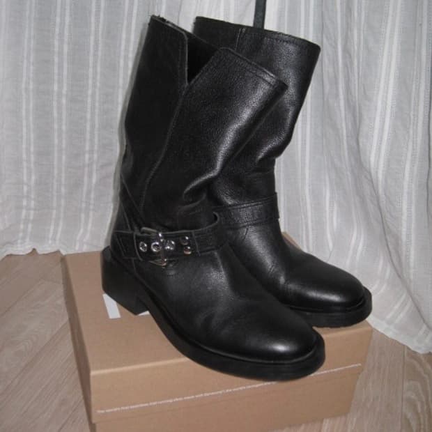 자라 블랙 버클 부츠 235mm