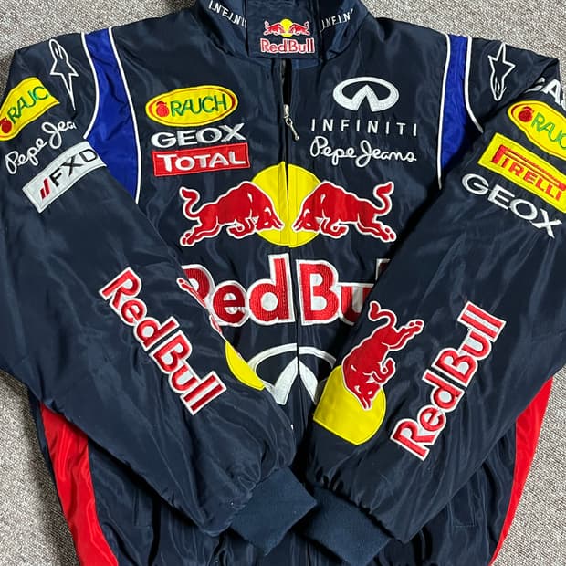 레드불 자켓
