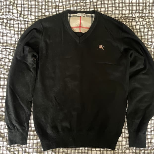 버버리 암배치 체크 브이넥 코튼소재