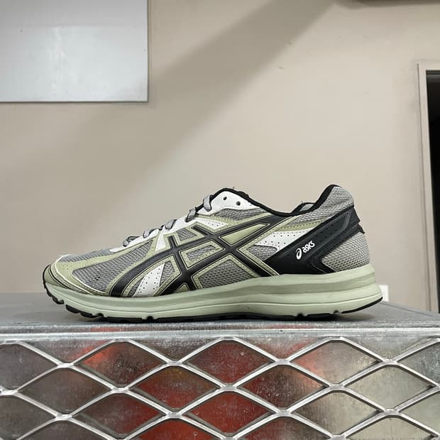 아식스 조그100 시트 락블랙 270 (gr-5944)