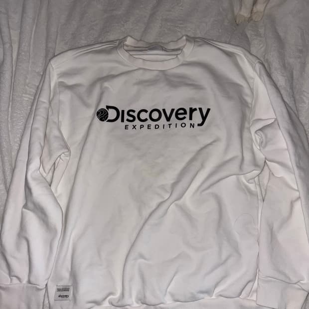 디스커버리 맨투맨 화이트